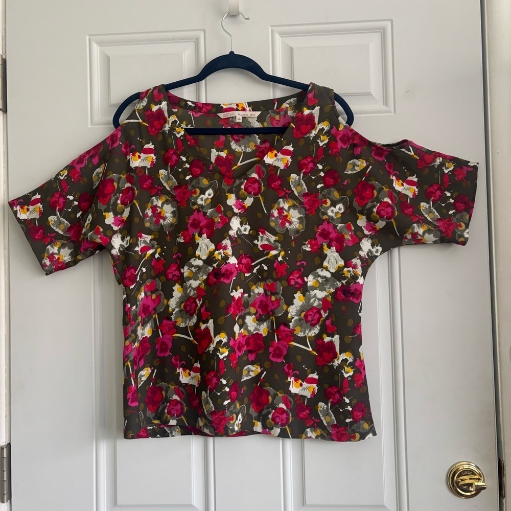 ❤️2/$15 or 3/$21❤️ Rachel Roy Cold Shoulder Short Sleeve Top, Size Small